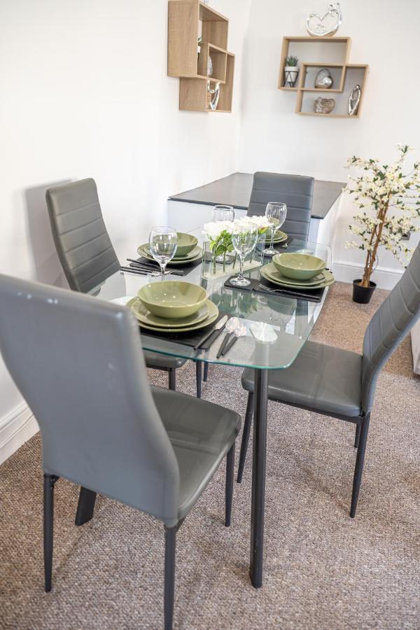Cozy 1-Bedroom Apartment In The Heart Of Barnsley Town Centre Eksteriør billede