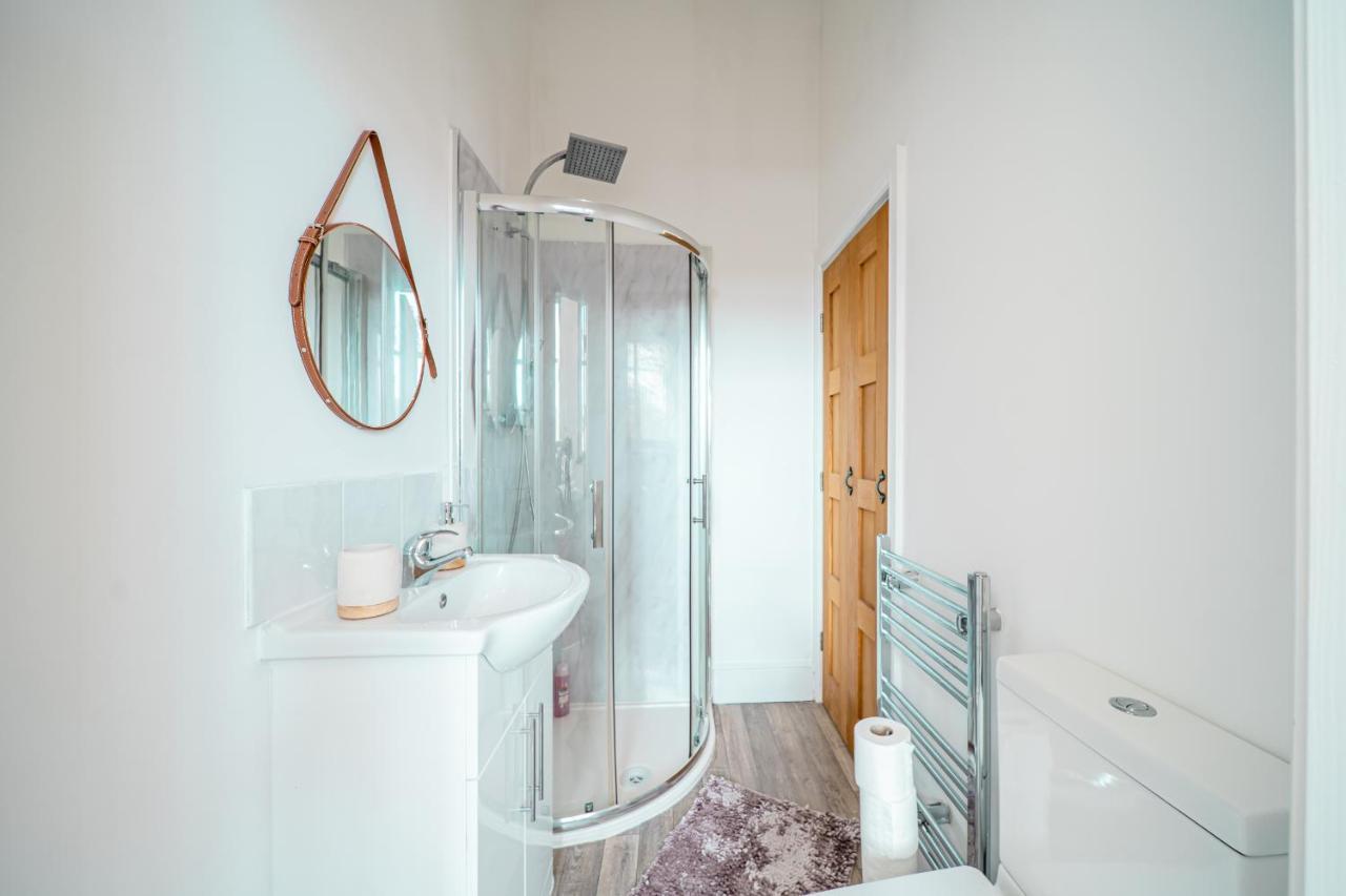 Cozy 1-Bedroom Apartment In The Heart Of Barnsley Town Centre Eksteriør billede