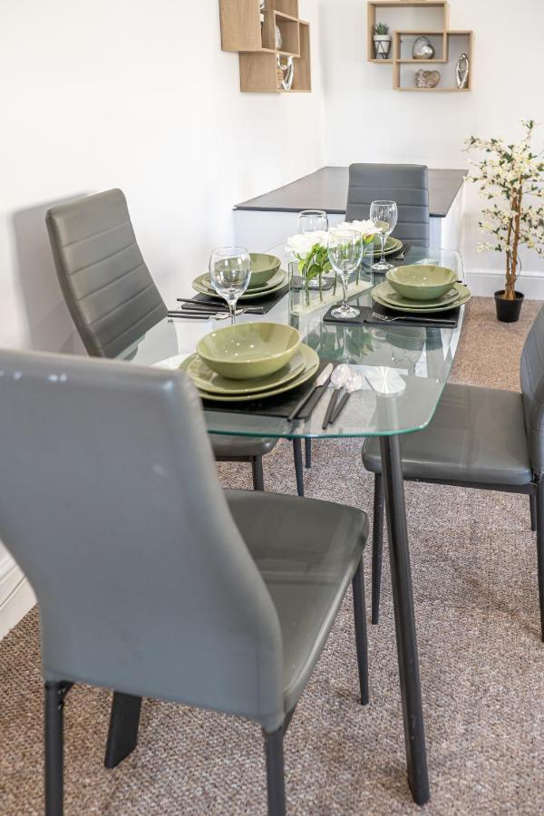 Cozy 1-Bedroom Apartment In The Heart Of Barnsley Town Centre Eksteriør billede