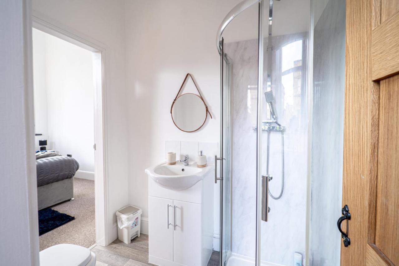Cozy 1-Bedroom Apartment In The Heart Of Barnsley Town Centre Eksteriør billede