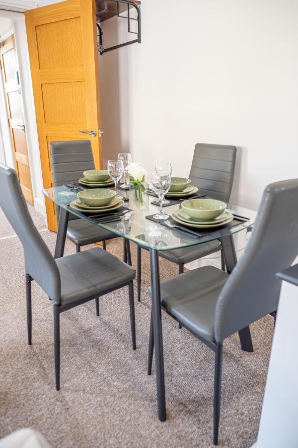 Cozy 1-Bedroom Apartment In The Heart Of Barnsley Town Centre Eksteriør billede