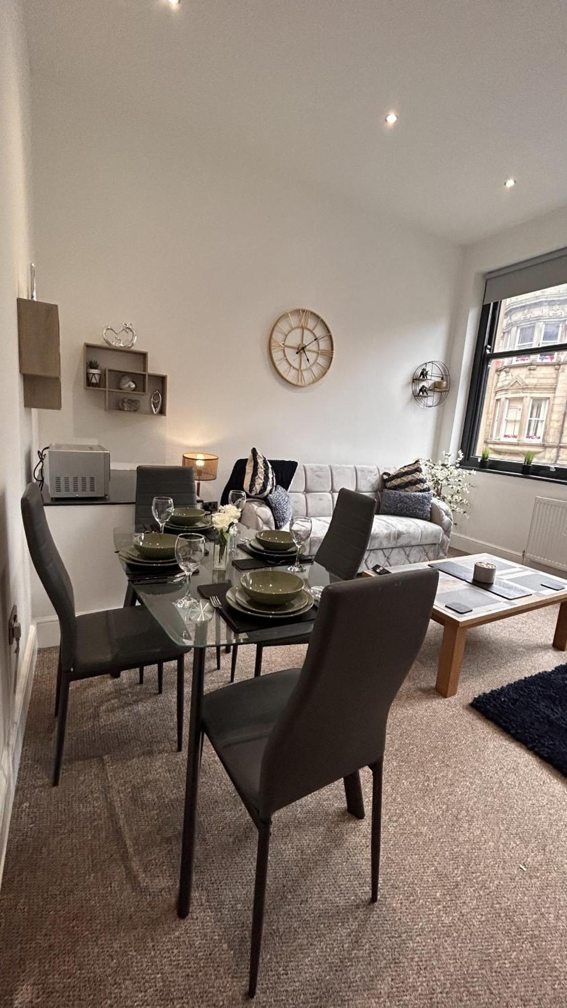 Cozy 1-Bedroom Apartment In The Heart Of Barnsley Town Centre Eksteriør billede
